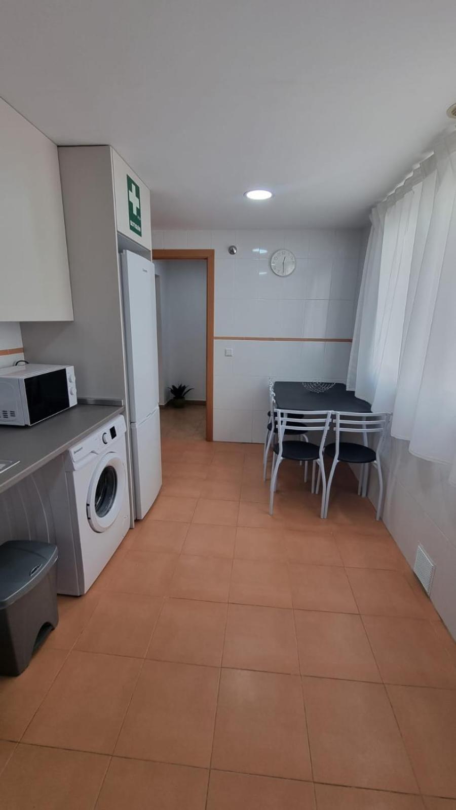 Apartament Moderno 3 Dormitorios, Garaje Y Piscina