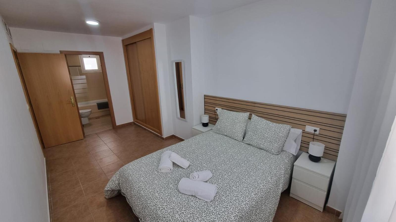 Moderno 3 Dormitorios, Garaje Y Piscina La Algaba