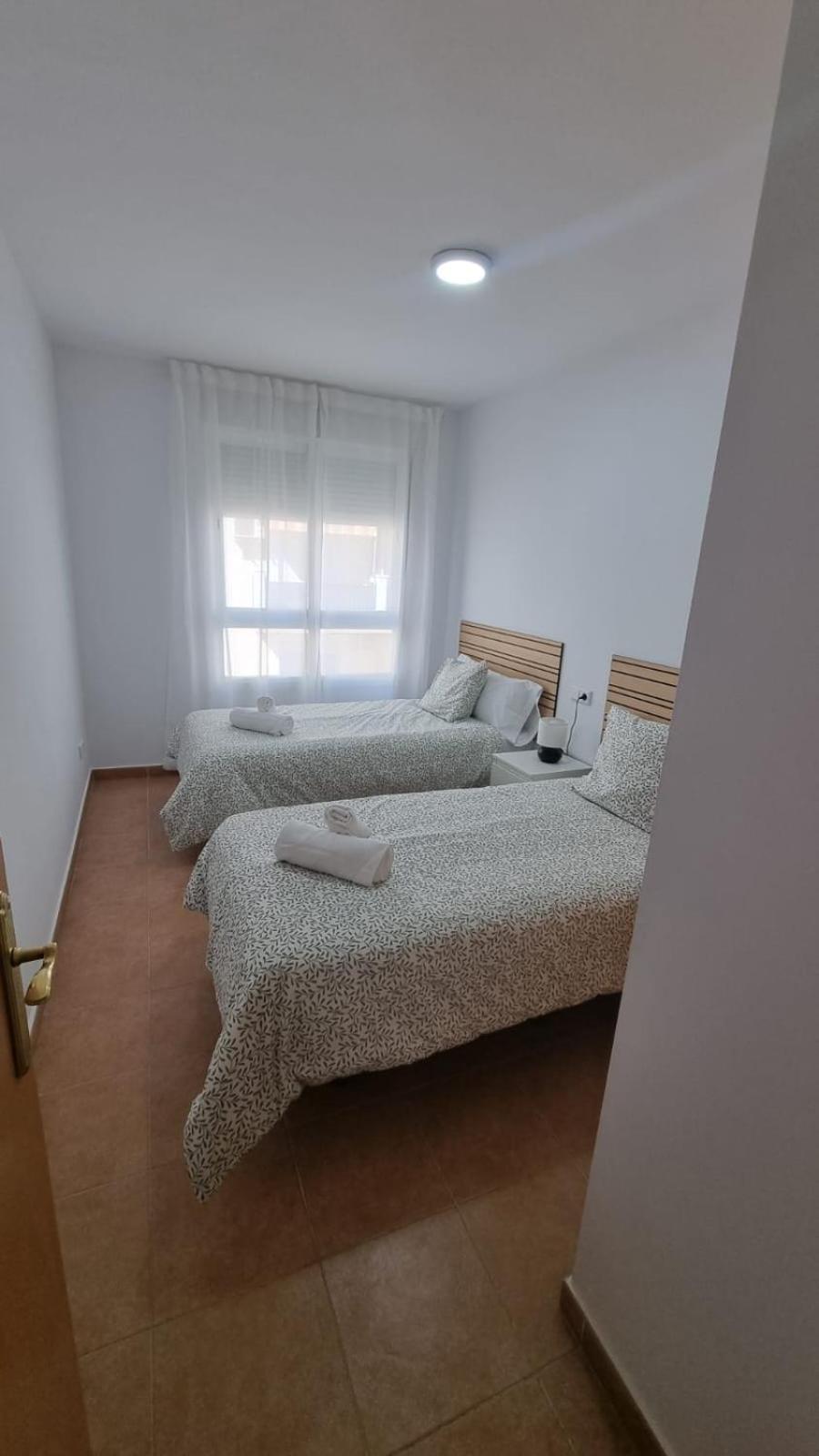Apartament Moderno 3 Dormitorios, Garaje Y Piscina La Algaba