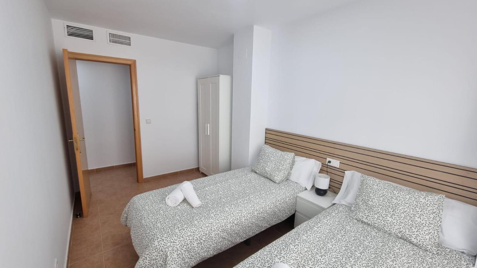 Apartament Moderno 3 Dormitorios, Garaje Y Piscina